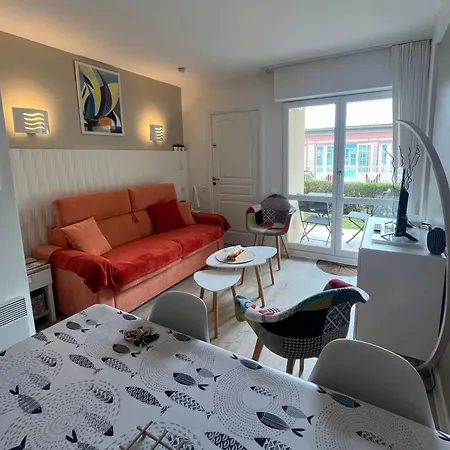 5 Pers Rdc Avec Piscine Tennis Et Parking 60 Lägenhet *