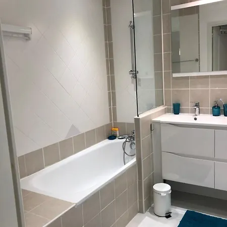 Lägenhet 5 Pers Rdc Avec Piscine Tennis Et Parking 60