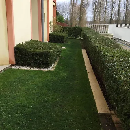 5 Pers Rdc Avec Piscine Tennis Et Parking 60 Lägenhet