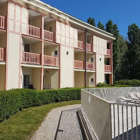 5 Pers Rdc Avec Piscine Tennis Et Parking 60 Le Touquet